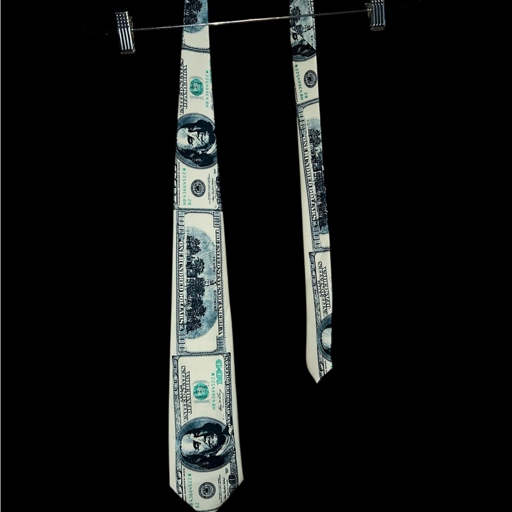 Stylish Currency Print Tie in Black and Cream